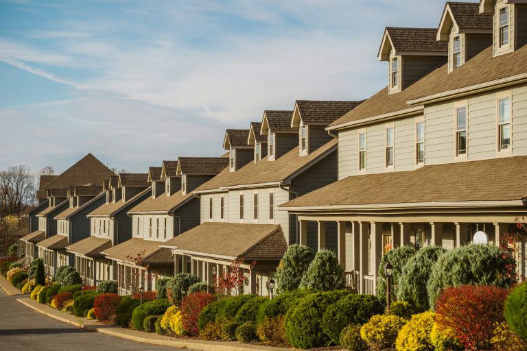 Best Neighborhoods in Chicago for Families: How to Compare Safety, Schools, Commute, and Fit