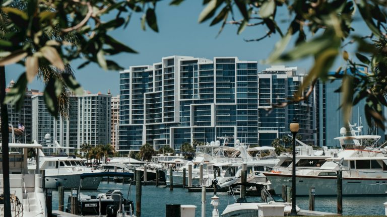 Best Neighborhoods in Sarasota for Retirees: Choose by Your Priorities