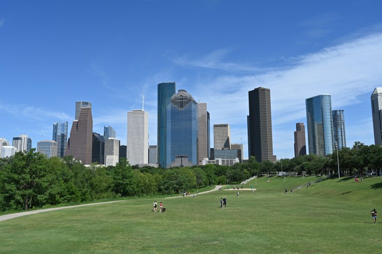 City-Level Data vs Neighborhood Data: Decide Where to Buy With Confidence